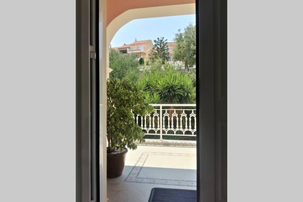 Sea And Mountains View Apartment อาร์กอสโตลี ภายนอก รูปภาพ